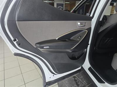 2018 Hyundai Santa Fe 2.4L   - Photo 10 - Hamilton, OH 45015