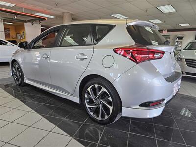 2018 Toyota Corolla Base 4DR HATCHBACK CVT   - Photo 7 - Hamilton, OH 45015