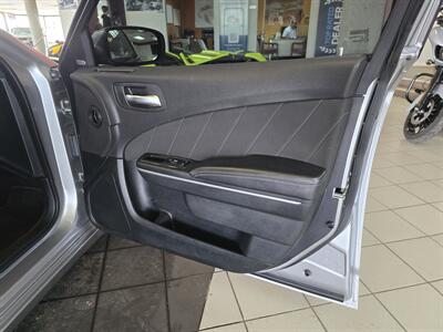 2018 Dodge Charger R/T 4DR SEDAN/HEMI   - Photo 15 - Hamilton, OH 45015