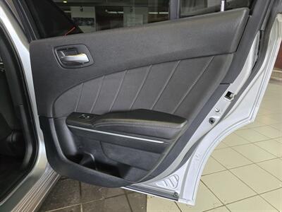 2018 Dodge Charger R/T 4DR SEDAN/HEMI   - Photo 19 - Hamilton, OH 45015