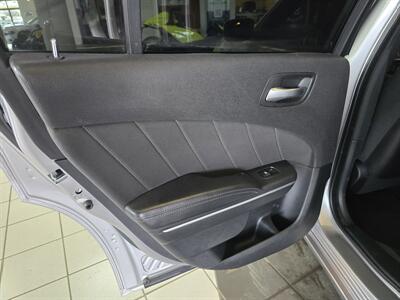 2018 Dodge Charger R/T 4DR SEDAN/HEMI   - Photo 13 - Hamilton, OH 45015