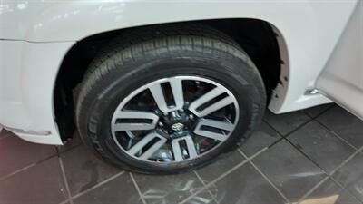 2016 Toyota 4Runner Limited 4DR SUV 4X4   - Photo 38 - Hamilton, OH 45015