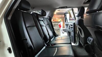 2016 Toyota 4Runner Limited 4DR SUV 4X4   - Photo 27 - Hamilton, OH 45015