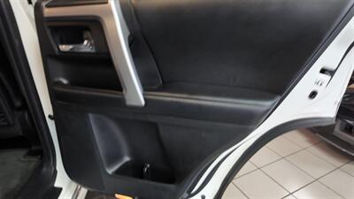 2016 Toyota 4Runner Limited 4DR SUV 4X4   - Photo 30 - Hamilton, OH 45015