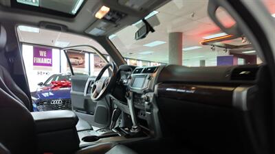 2016 Toyota 4Runner Limited 4DR SUV 4X4   - Photo 33 - Hamilton, OH 45015