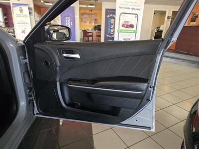 2022 Dodge Charger SXT 4DR SEDAN - Photo 12 - Hamilton, OH 45015
