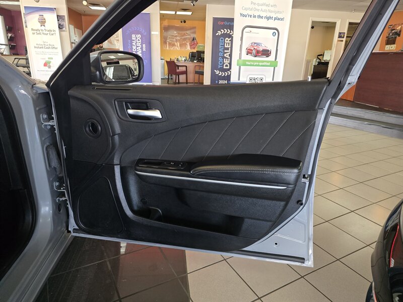 2022 Dodge Charger SXT 4DR SEDAN - Photo 12 - Hamilton, OH 45015