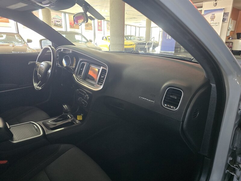 2022 Dodge Charger SXT 4DR SEDAN - Photo 11 - Hamilton, OH 45015