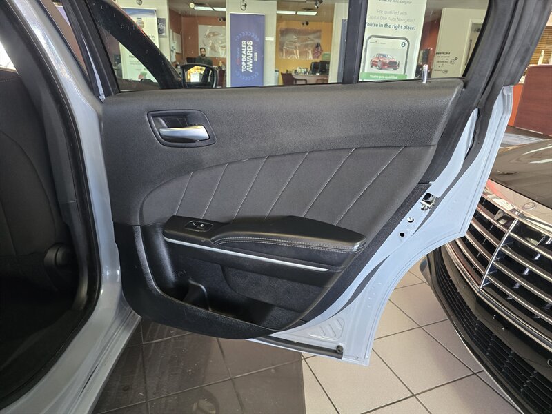 2022 Dodge Charger SXT 4DR SEDAN - Photo 15 - Hamilton, OH 45015