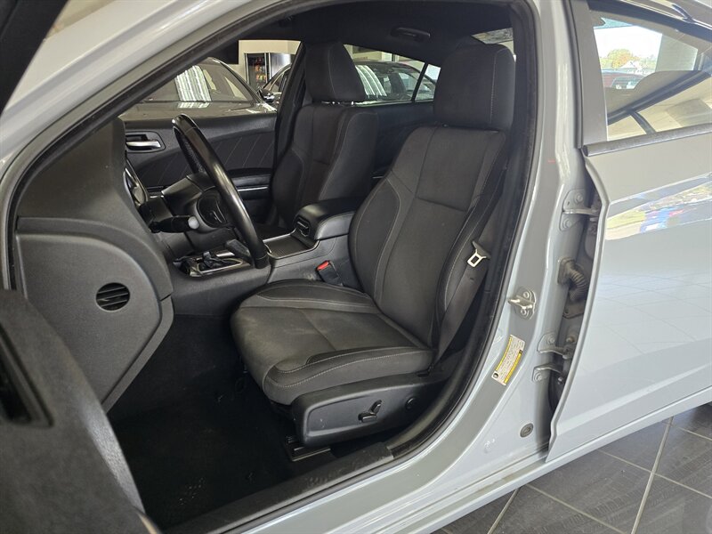 2022 Dodge Charger SXT 4DR SEDAN - Photo 9 - Hamilton, OH 45015