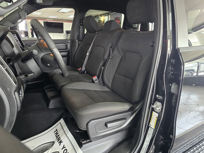 2025 RAM 1500 Tradesman 4DR CREW CAB 4X4 - Photo 8 - Hamilton, OH 45015