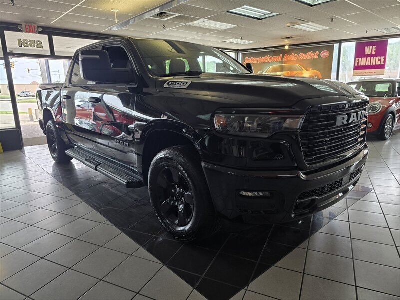 2025 RAM 1500 Tradesman 4DR CREW CAB 4X4 - Photo 3 - Hamilton, OH 45015
