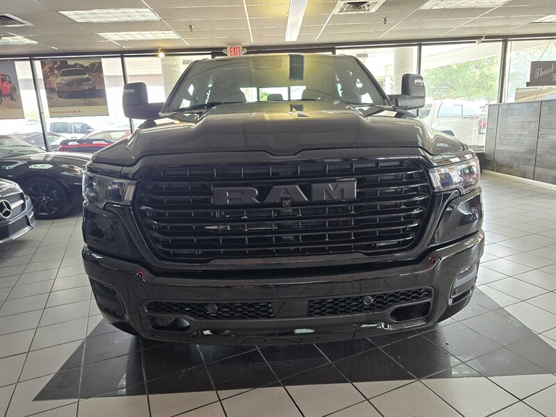 2025 RAM 1500 Tradesman 4DR CREW CAB 4X4 - Photo 2 - Hamilton, OH 45015