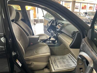 2010 Toyota RAV4 Base 4DR SUV 4X4   - Photo 23 - Hamilton, OH 45015