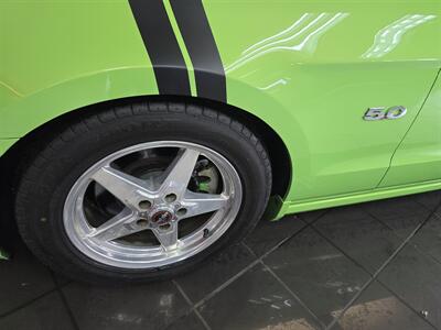 2013 Ford Mustang GT 2DR COUPE V8   - Photo 25 - Hamilton, OH 45015