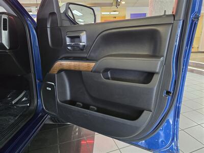 2017 Chevrolet Silverado 1500 LTZ 4DR DOUBLE CAB 4X4   - Photo 12 - Hamilton, OH 45015
