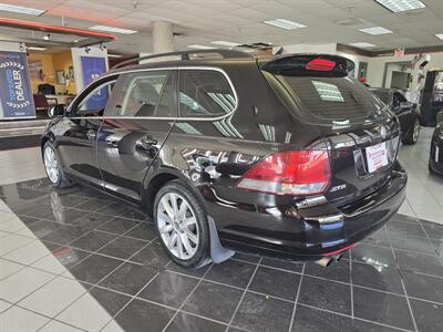 2013 Volkswagen Jetta SportWagen TDI   - Photo 6 - Hamilton, OH 45015