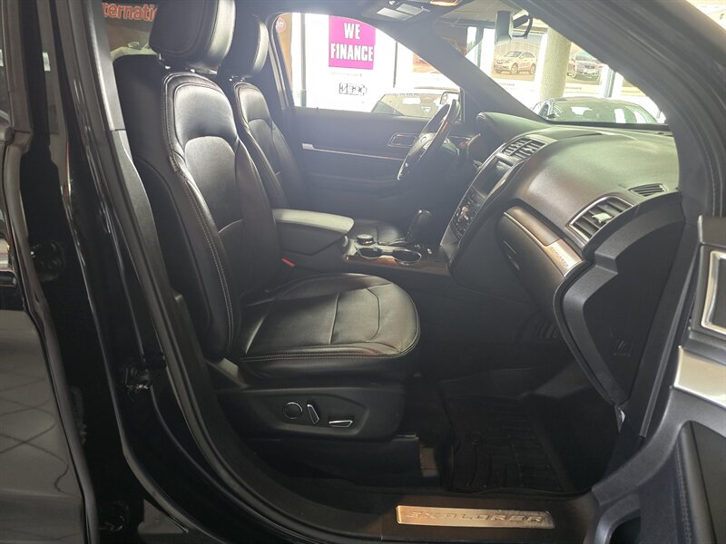 2018 Ford Explorer Limited - Photo 17 - Hamilton, OH 45015