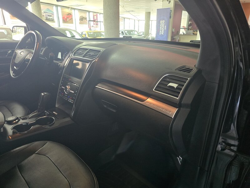 2018 Ford Explorer Limited - Photo 16 - Hamilton, OH 45015