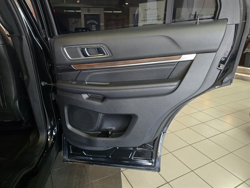 2018 Ford Explorer Limited - Photo 18 - Hamilton, OH 45015