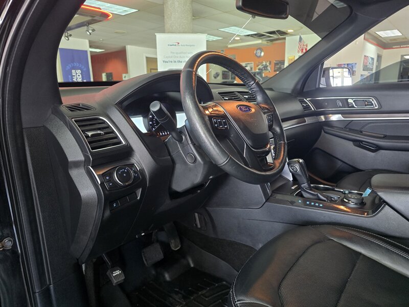 2018 Ford Explorer Limited - Photo 8 - Hamilton, OH 45015