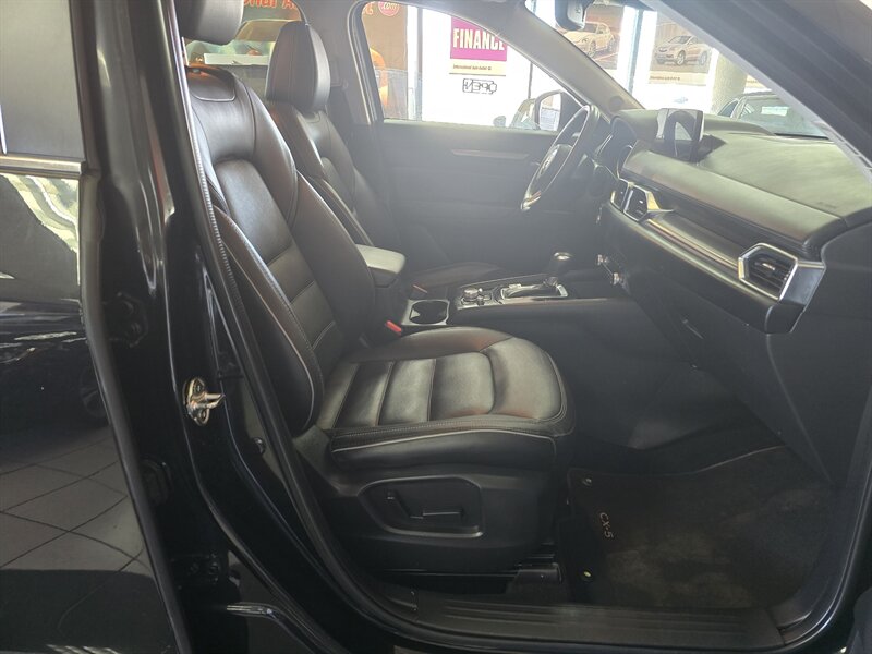 2025 Mazda CX-5 2.5 S Preferred 4DR SUV AWD - Photo 16 - Hamilton, OH 45015