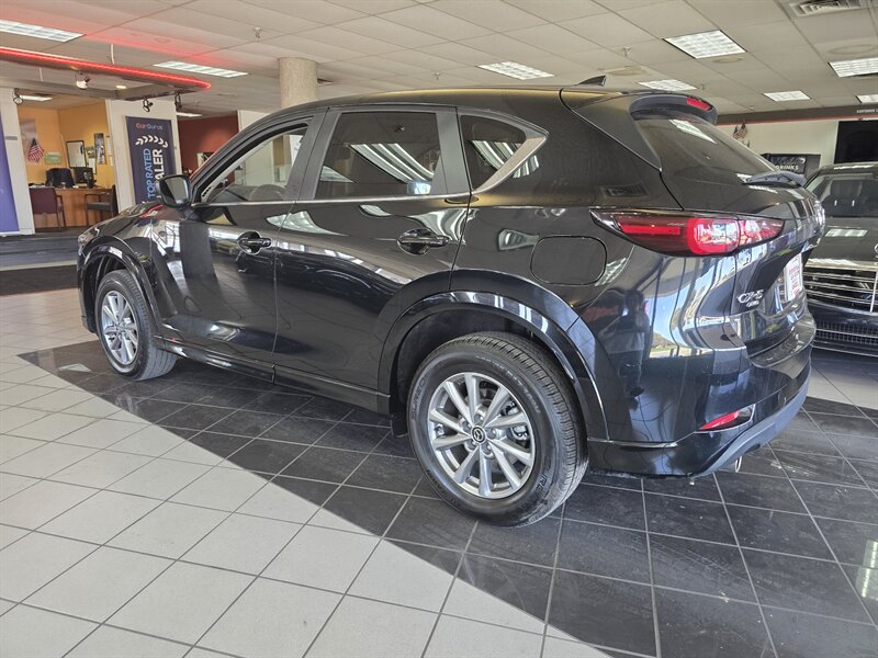 2025 Mazda CX-5 2.5 S Preferred 4DR SUV AWD - Photo 5 - Hamilton, OH 45015