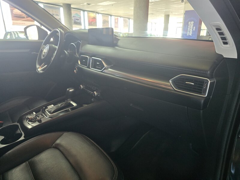 2025 Mazda CX-5 2.5 S Preferred 4DR SUV AWD - Photo 11 - Hamilton, OH 45015