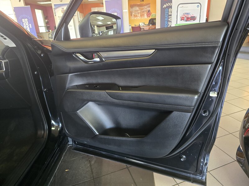 2025 Mazda CX-5 2.5 S Preferred 4DR SUV AWD - Photo 12 - Hamilton, OH 45015