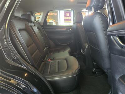 2025 Mazda CX-5 2.5 S Preferred 4DR SUV AWD - Photo 14 - Hamilton, OH 45015