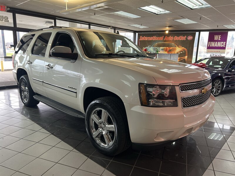 2013 Chevrolet Tahoe LTZ photo 3