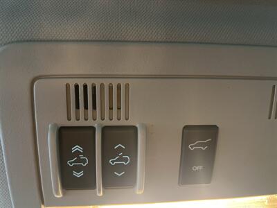 2013 Chevrolet Tahoe LTZ  4DR SUV  4X4   - Photo 18 - Hamilton, OH 45015