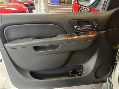 2013 Chevrolet Tahoe LTZ  4DR SUV  4X4   - Photo 20 - Hamilton, OH 45015