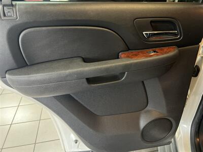 2013 Chevrolet Tahoe LTZ  4DR SUV  4X4   - Photo 24 - Hamilton, OH 45015