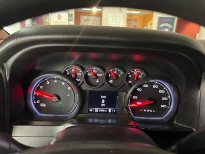 2020 Chevrolet Silverado 1500 Custom 4DR CREW CAB 4X4 V8   - Photo 13 - Hamilton, OH 45015