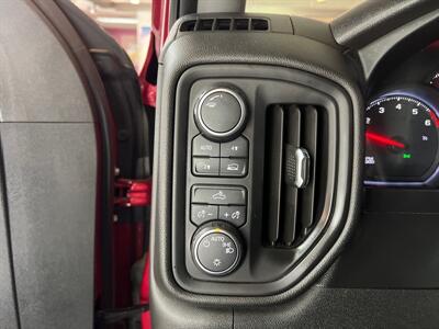 2020 Chevrolet Silverado 1500 Custom 4DR CREW CAB 4X4 V8   - Photo 15 - Hamilton, OH 45015