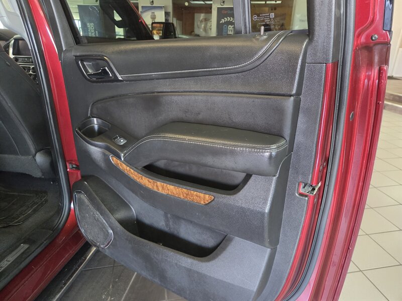 2020 Chevrolet Suburban Premier 4DR SUV 4X4 - Photo 18 - Hamilton, OH 45015
