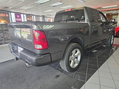 2014 RAM 1500 Express   - Photo 4 - Hamilton, OH 45015