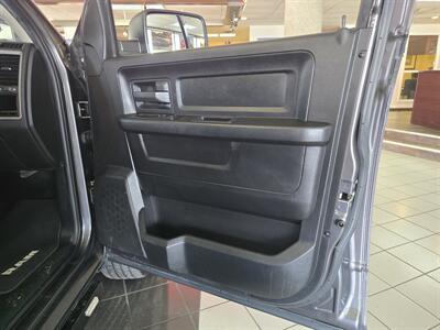 2014 RAM 1500 Express   - Photo 12 - Hamilton, OH 45015