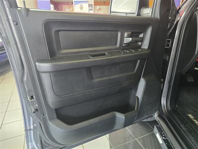 2014 RAM 1500 Express   - Photo 7 - Hamilton, OH 45015