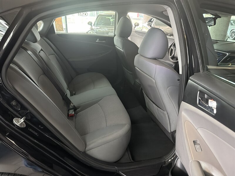 2014 Hyundai SONATA GLS - Photo 18 - Hamilton, OH 45015