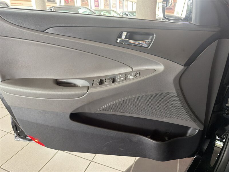 2014 Hyundai SONATA GLS - Photo 15 - Hamilton, OH 45015
