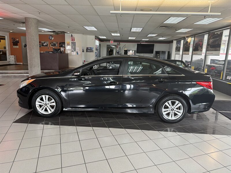 2014 Hyundai SONATA GLS - Photo 2 - Hamilton, OH 45015