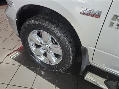 2017 RAM 1500 Big Horn/QUAD CAB/4X4 - Photo 32 - Hamilton, OH 45015