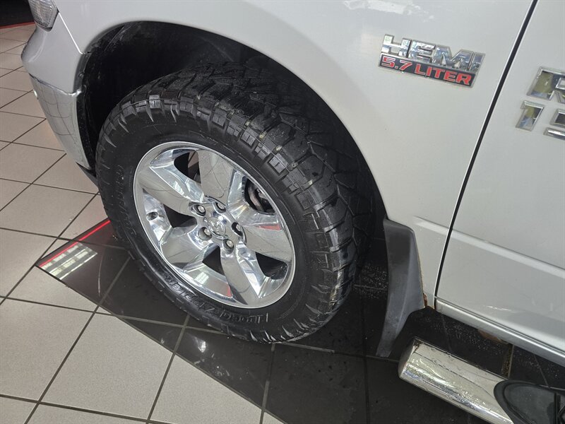 2017 RAM 1500 Big Horn/QUAD CAB/4X4 - Photo 32 - Hamilton, OH 45015