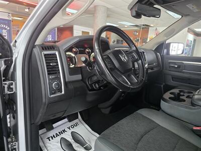 2017 RAM 1500 Big Horn/QUAD CAB/4X4 - Photo 8 - Hamilton, OH 45015
