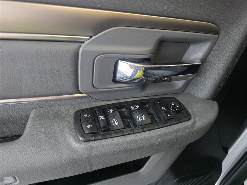 2017 RAM 1500 Big Horn/QUAD CAB/4X4 - Photo 24 - Hamilton, OH 45015