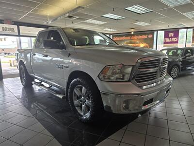 2017 RAM 1500 Big Horn/QUAD CAB/4X4 - Photo 3 - Hamilton, OH 45015