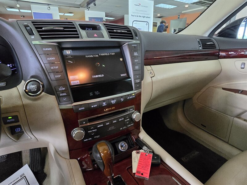 2011 Lexus LS 450 L 4DR SEDAN AWD - Photo 27 - Hamilton, OH 45015