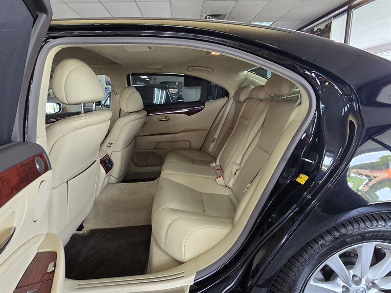2011 Lexus LS 450 L 4DR SEDAN AWD - Photo 12 - Hamilton, OH 45015